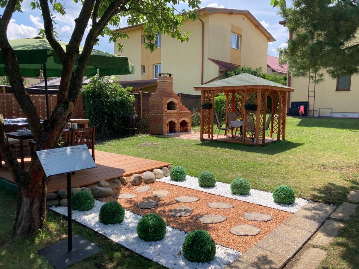 Villa Laura Liptovský Mikuláš Dış mekan fotoğraf