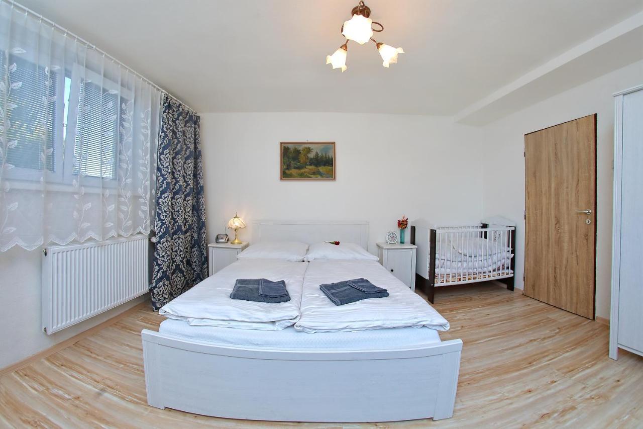 Villa Laura Liptovský Mikuláš Dış mekan fotoğraf
